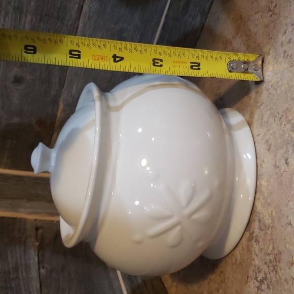 Decorative ceramic container with lid - Picture 3 of 4